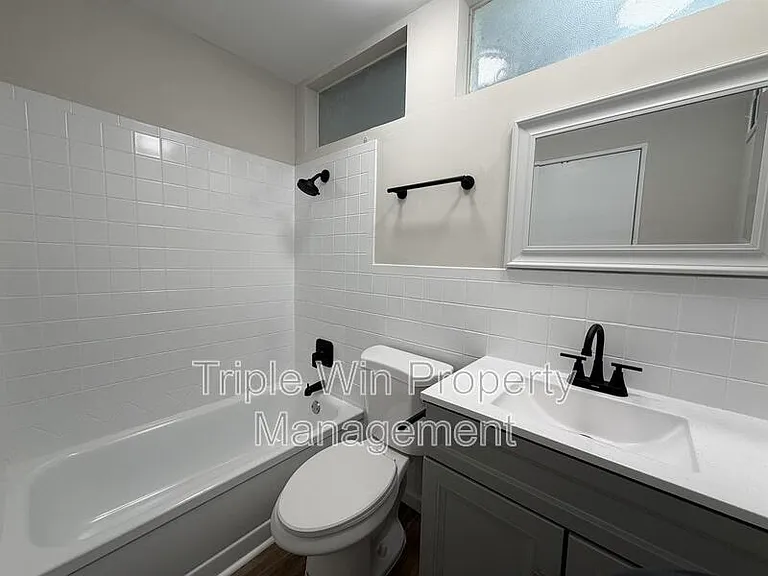 10805 Landseer Dr — Photo 25
