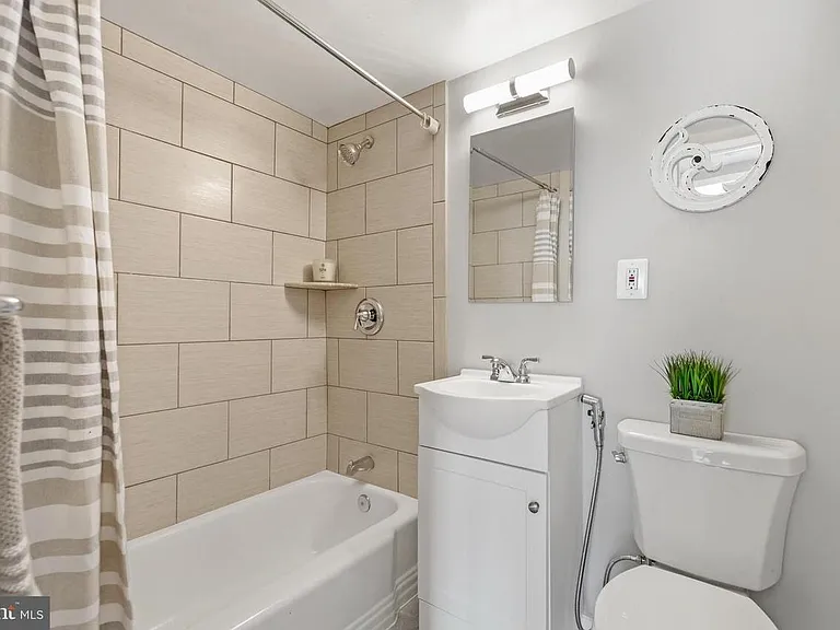 5801 Quantrell Ave — Photo 4