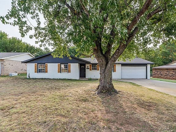 4th image of 1017 Pinebrook Dr