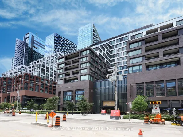 455 Wellington St W #704, Toronto, ON M5V 0V8
