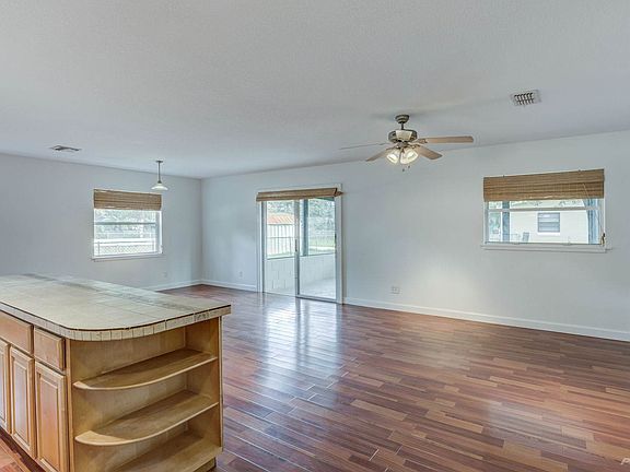 FAMILY ROOM KITCHEN COMBO