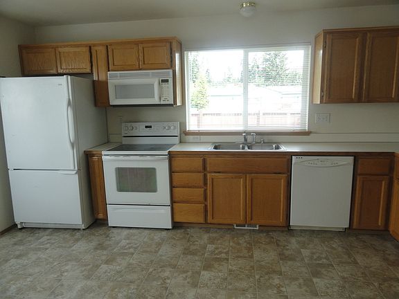 5th image of 7819 192nd Street Ct E