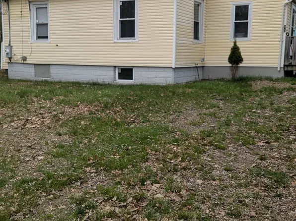 81 Arey St, Springfield, MA 01119