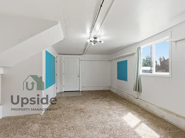 8719 E Valleyway Ave — Photo 29