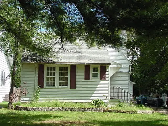 1214 Akin Dr photo 1
