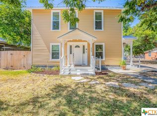 425 N Seguin Ave, New Braunfels, TX 78130
