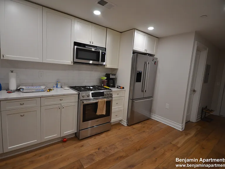 14 Mount Hood Rd #20 — Photo 1