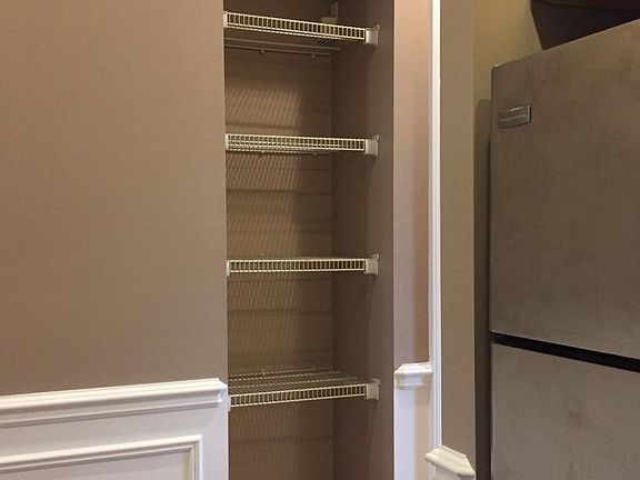 5th image of 3124 W Wilson Ave #2