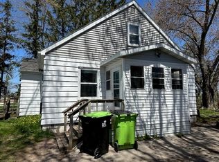 1073 Phillips Rd, Green Bay, WI 54311