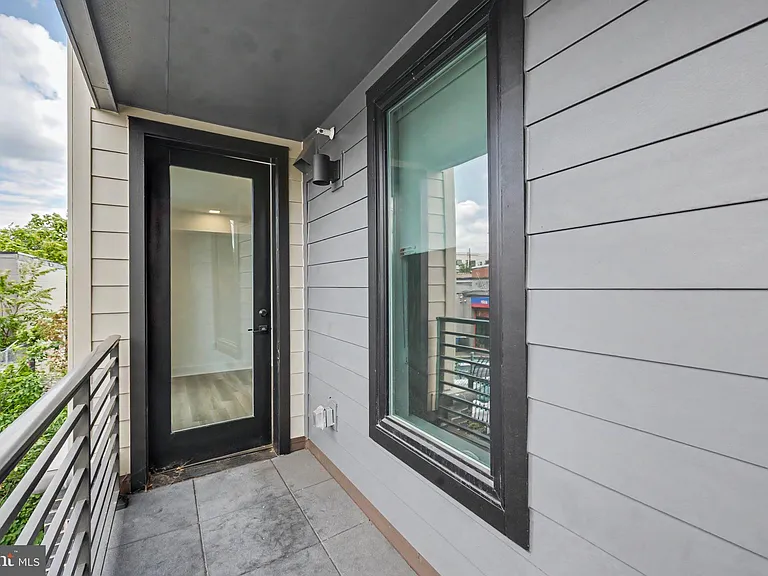 701 N Henry St #206 — Photo 38