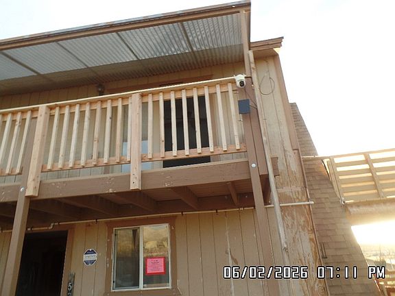 3rd image of 570 E Silver Creek Drive
