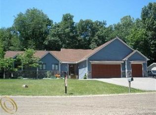 291 Schorn Dr, Lake Orion, MI 48362