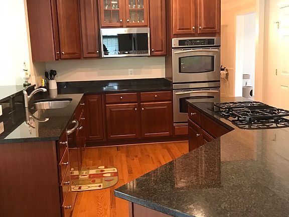 4th image of 11217 Suffolk Dr