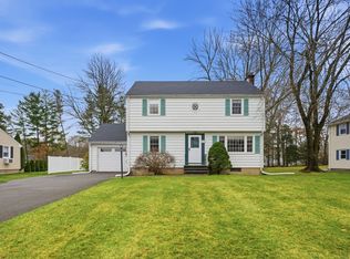 215 Pine Ln, Wethersfield, CT 06109