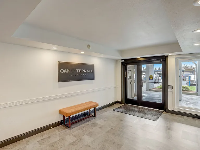 Oak Terrace — Photo 7