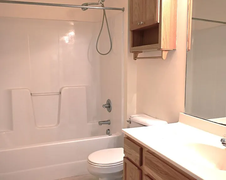 1110 NE 6th Ln #5 — Photo 11