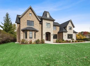 2400 Farnsworth Ln, Northbrook, IL 60062