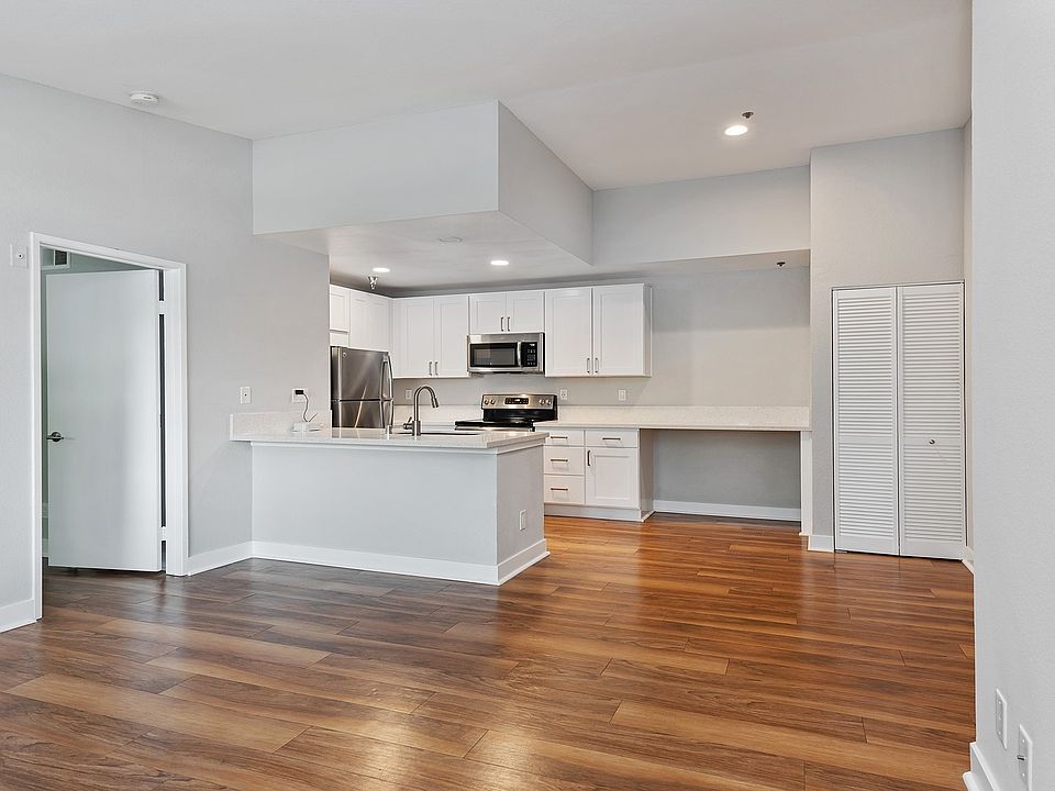 Renovated kitchens with premium finishes are available for upgrade. Ask the leasing team for more details.