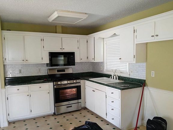 4th image of 3237 Vardaman Ave