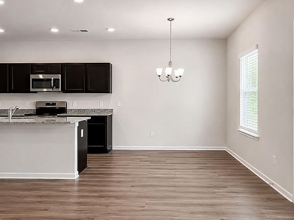 5th image of 3229 Sayers Rd