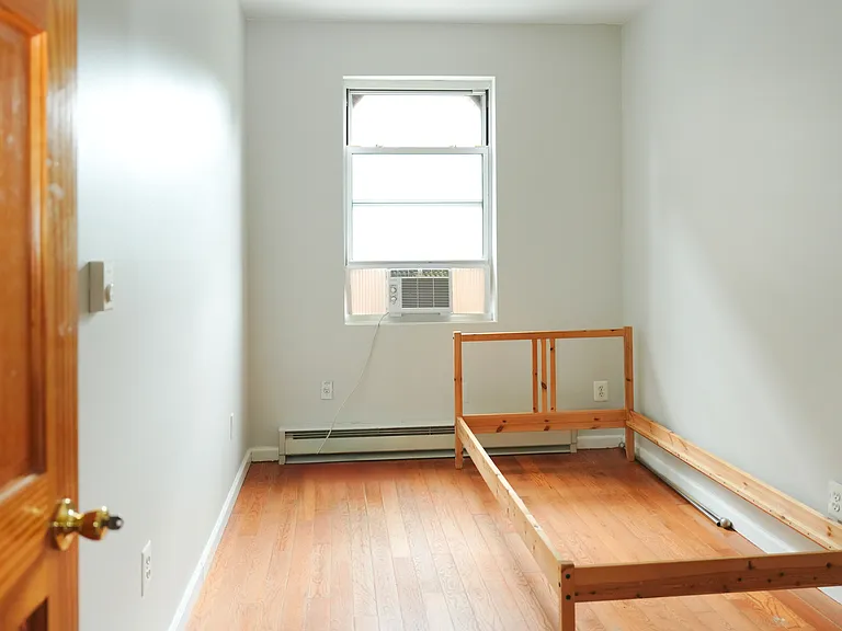 222 S 43rd St #3 — Photo 13
