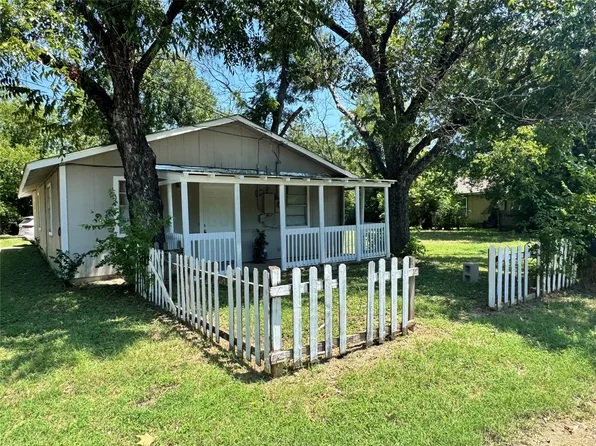 616 Sabine Ave, Cleburne, TX 76031