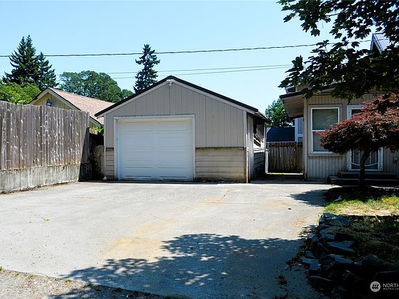3rd image of 10601 Broadway Avenue S