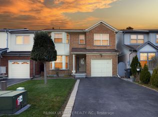 8 Chipmunk Cres, Brampton, ON L6R1B8