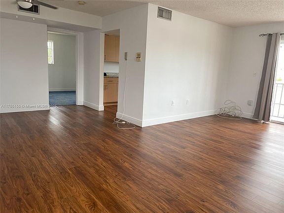 3rd image of 821 Euclid Ave APT 403