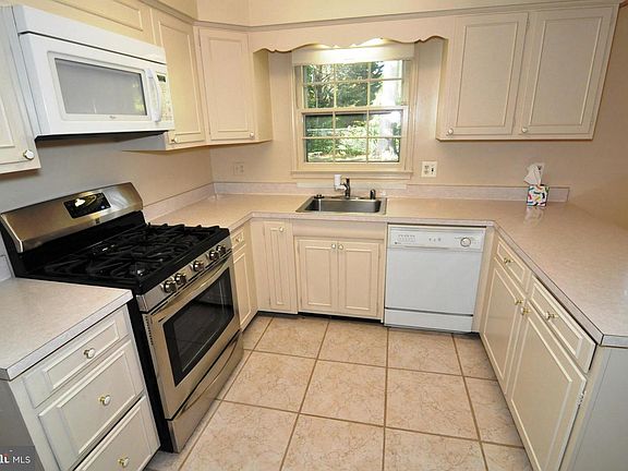 5th image of 4916 Andrea Ave
