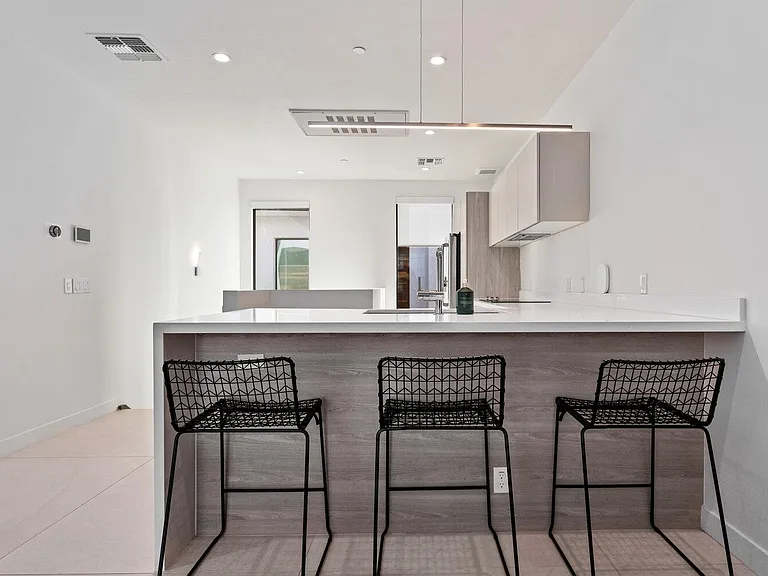 MZ Scottsdale — Photo 9