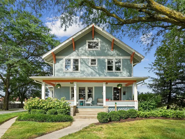 907 13th St, Dallas Center, IA 50063