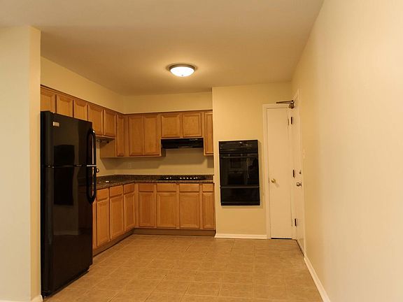 2nd image of 8880 Golf Rd APT 1E