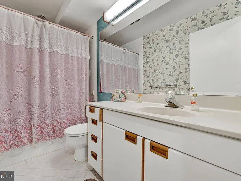2217 Woodbox Ln #A-2217A — Photo 17