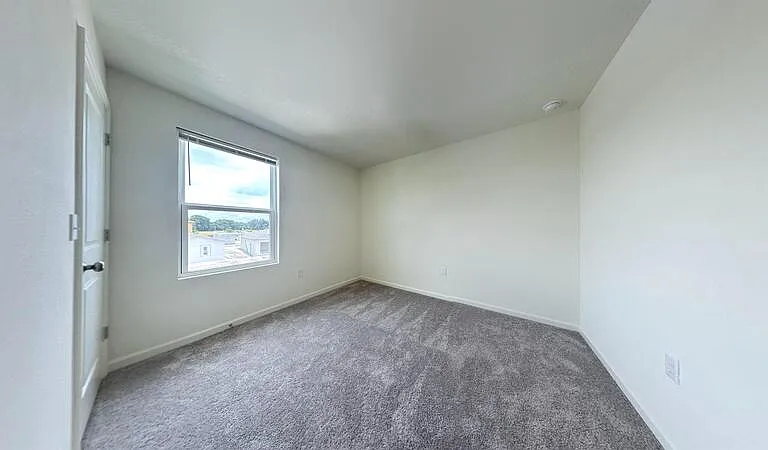 2068 Kentucky Rd — Photo 16