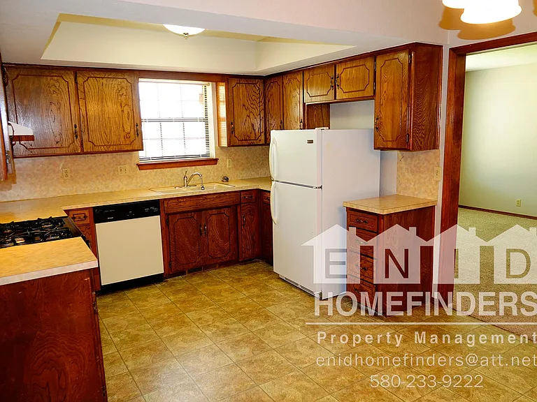 205 S Greenleaf Dr — Photo 7