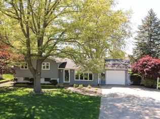 1009 W 4th St, Pella, IA 50219