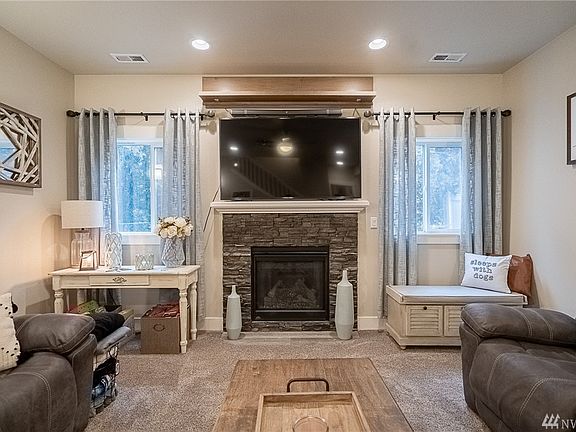 4th image of 200 Viewmont Dr SE