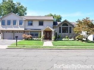 387 Winifred Dr, Totowa, NJ 07512