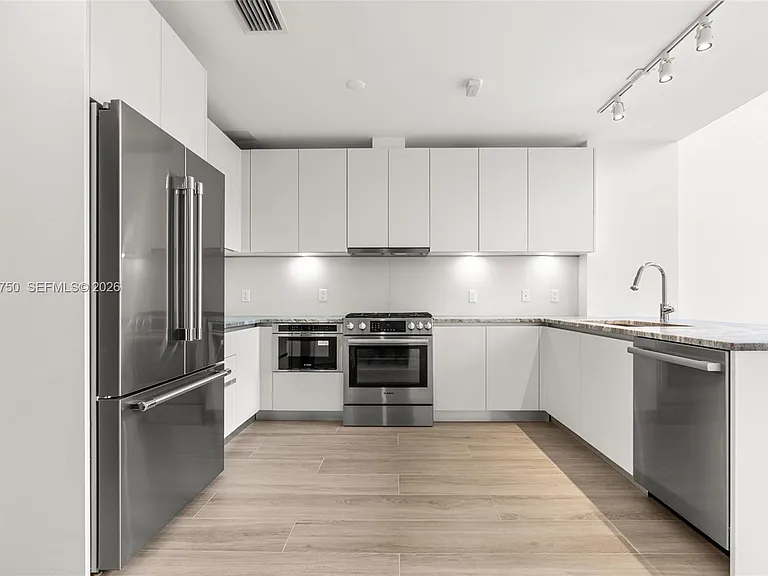 3034 Oak Ave #LPH2 — Photo 7