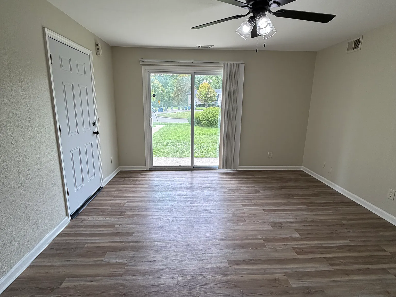 2 bed, 1200 sqft, $1,100 — Photo 2