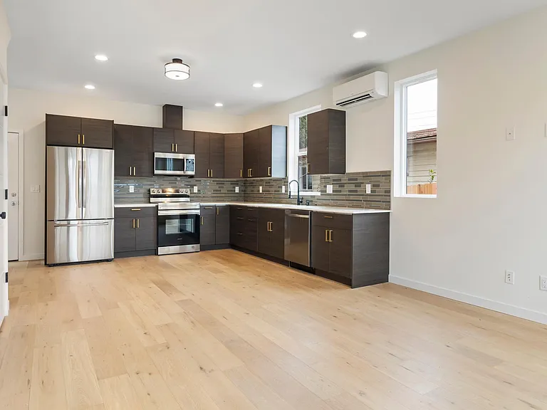 6621 Carleton Ave S — Photo 2