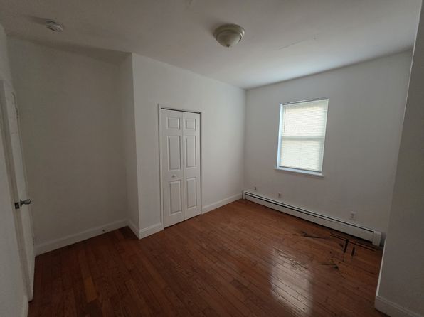 1906 S 4th St #2