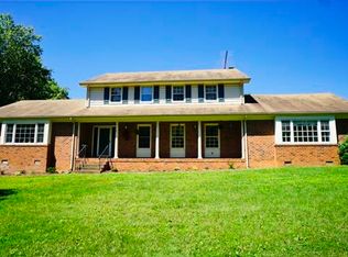 11016 Pridesville Rd, Amelia Court House, VA 23002