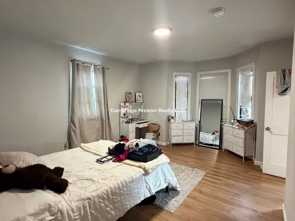 16 Flint St, Somerville, MA