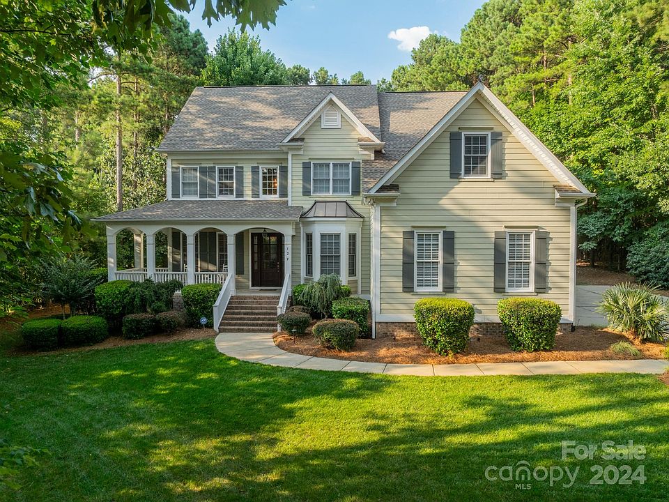 1st image of 127 Grove Creek Ln