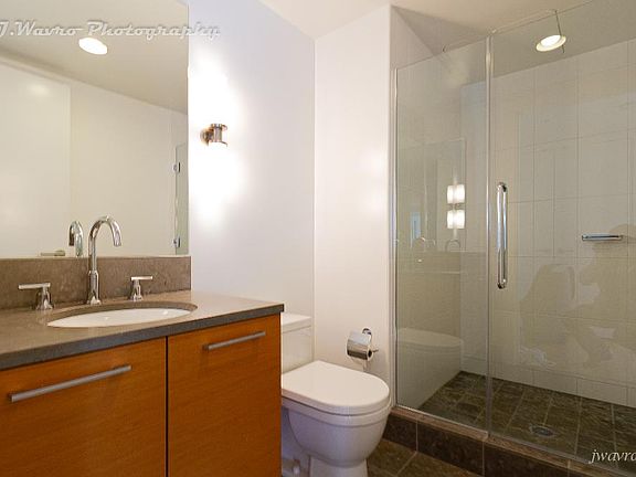 4th image of 301 Mission St APT 18F