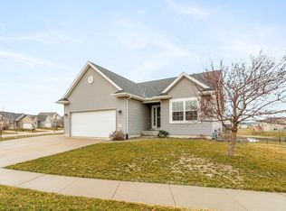 4701 Loren Dr, Cedar Falls, IA 50613