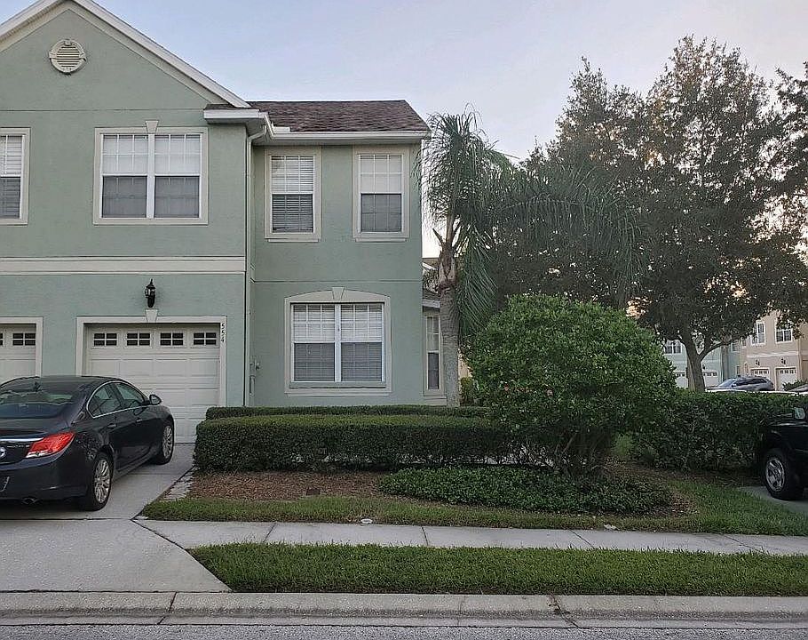 1st image of 554 Vallance Way NE