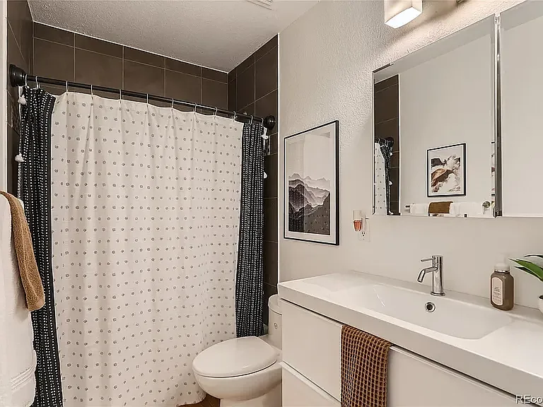 2306 Glenarm Pl #208 — Photo 18